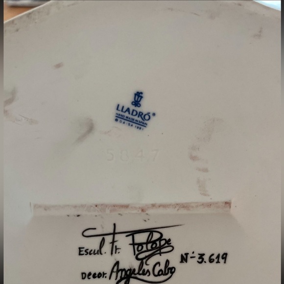 Lladro Porcelain - Picture 2 of 5